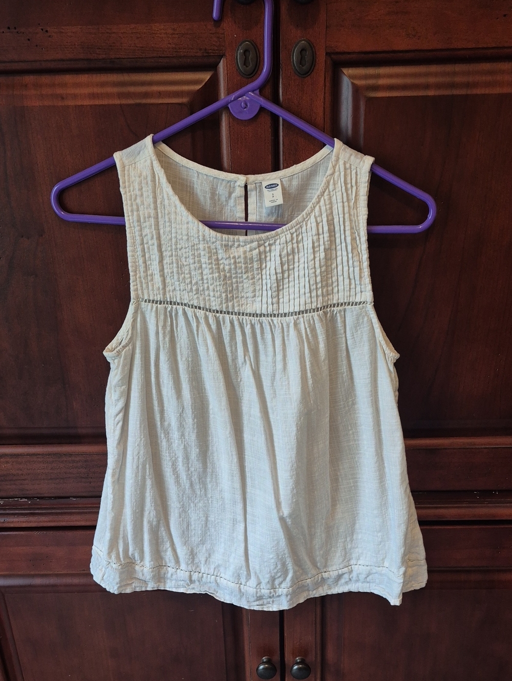 Old Navy Cream Sleeveless Pintuck Yoke Top